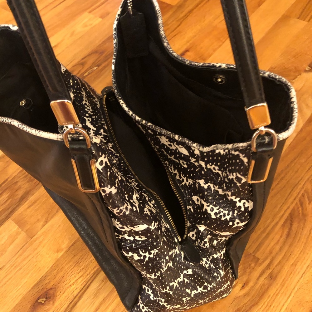 Authentic Coach Python Bag Black & White - image 2